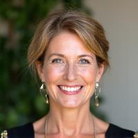 Elara V., Pittsburgh Professional